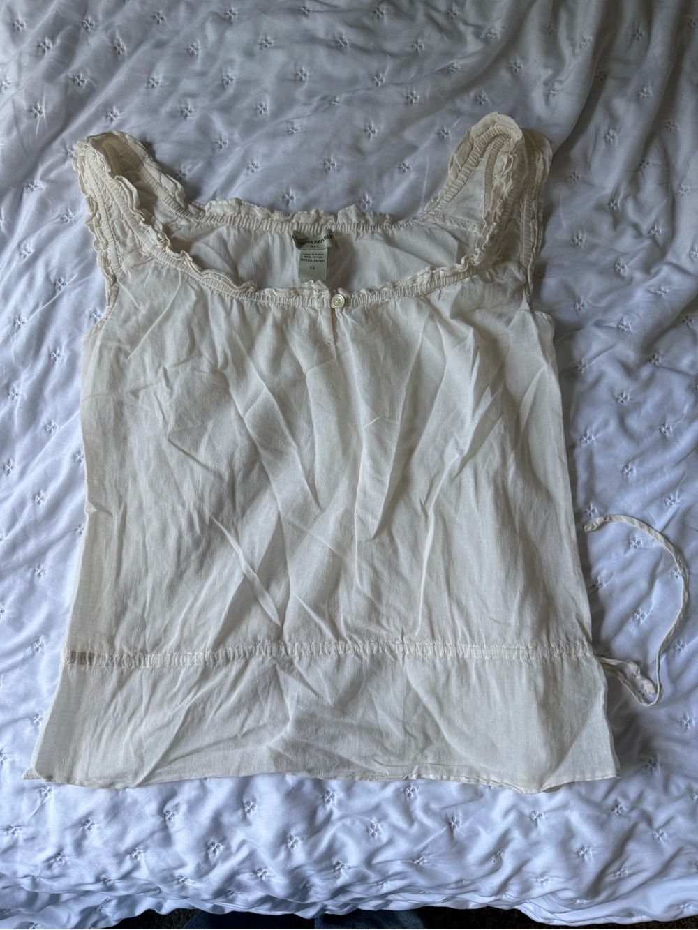 Banana Republic Cream Ruffled Sleeveless Camisole